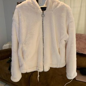 White jacket with hood fluffy